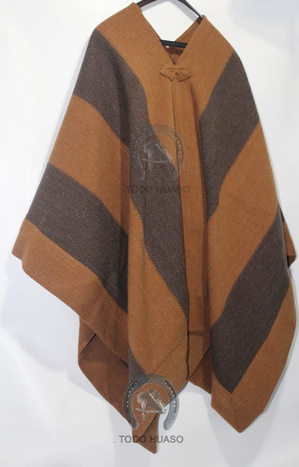 Poncho realizzato a mano in misto alpaca